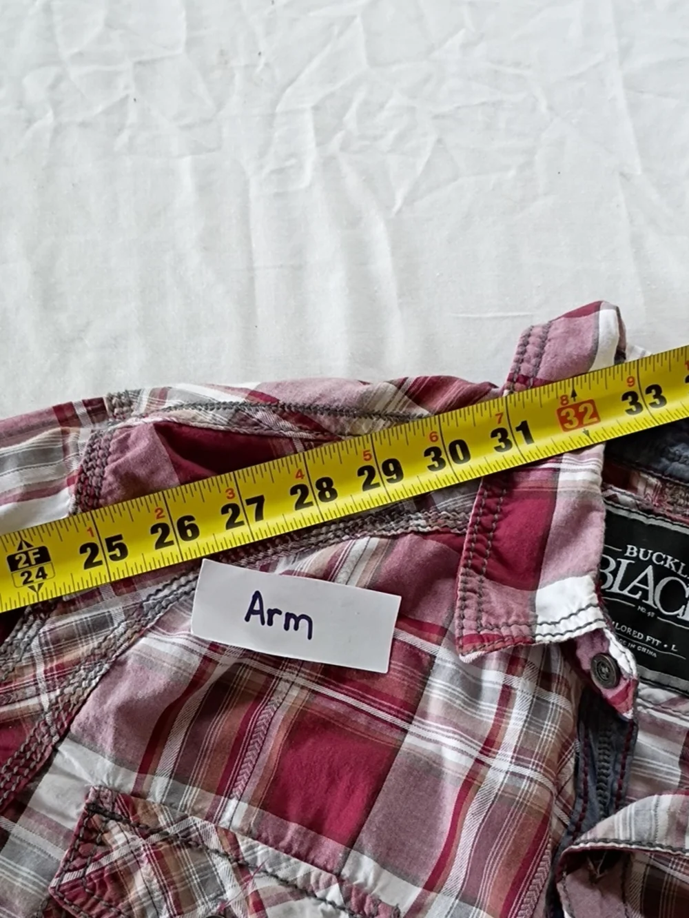 EUC Buckle Black Men's Burgundy/White Plaid Button-Down Shirt Tailored Fit Sz Lg